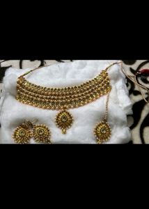 Golden Kundan And Pearl Set