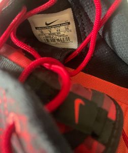 Nike Roshe One Print – Red/Black Camo Sneakers