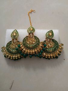 Earrings With Mag Tikka