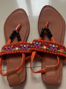 Bombay neon  Kolhapuris.