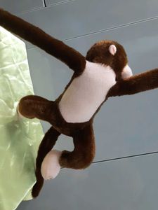 Velcro Hand Hug Monkey