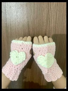 Heart Detail Crochet Pink Gloves