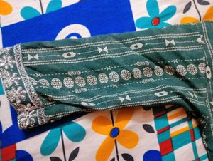 Nyracut Kurti