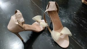 Chic Bow Detail Heels size 40