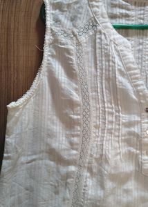 Casual Stylish Sleevless White Top