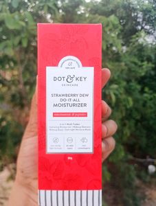 Combo Of Dot &amp; Key 🍓 Moisturizer &amp; Vit C Sunscree