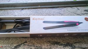Kemei Hair Straightener