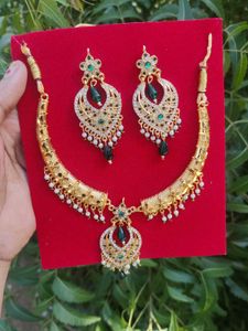 Hasli With Earing
