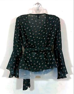 🖤Forever21 Wrap Around Top 🖤