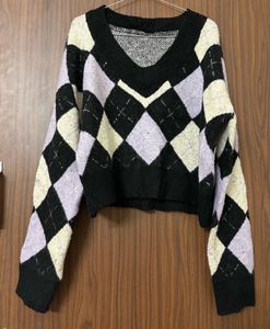 Argyle Pattern V-Neck Sweater