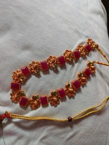 Necklace With Earrings Gold And Red Colour Beads