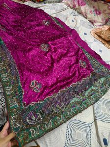Very Beautiful Heavy Saree No Blouse
