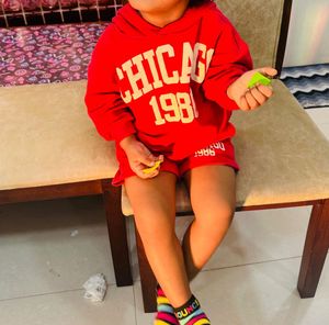 Cute Zara Chicago Hoodie &amp; Shorts Set