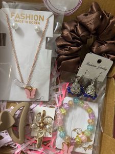 Girls Hamper: Free Delivery