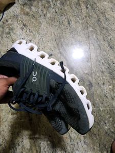 On Running Athletic Shoes