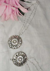 Silver Tone Earrings with pearl sahara