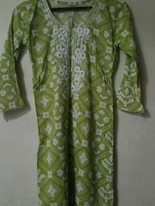 Green Embroidered Cotton Kurta