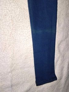Blue Jeans with Chain Detail