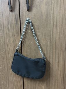 Chic Black Handbag