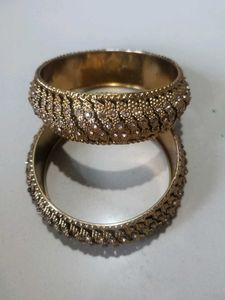 Elegant Gold-Tone Bangle Set
