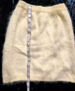 Strechable Woolen Skirt