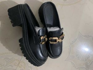 Zara Chain Detail Mules