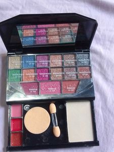 Beauty Phoria Makeup Palette