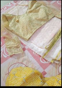 Saree With Redimade Blause
