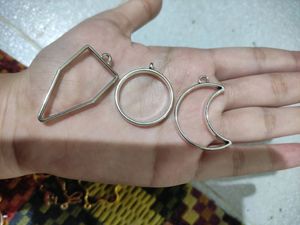 customised name pendant