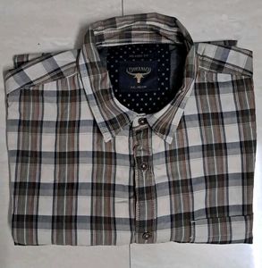 Men&#39;s Checkered Long Sleeve Shirt