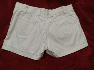 Shorts In Reasonable Prices🎀