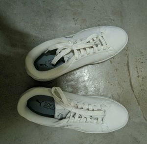 White Puma Sneakers (barely used)