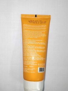 Dot &amp; Key Face Wash