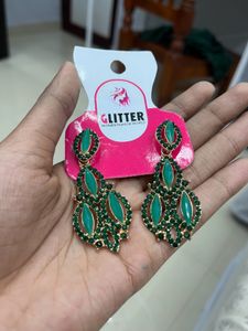 SET OF EARRINGS RED AND GREEN