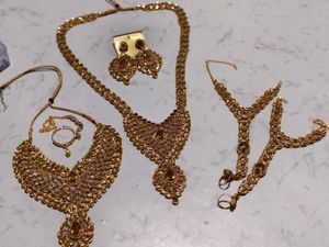 Beautiful ❤️ full Heavy Bridal Jewelry Set
