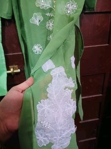 🆕 Chikankari Kurti