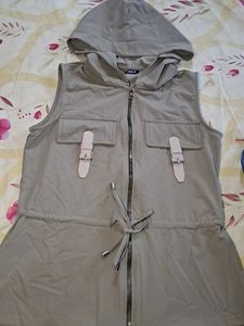 Hooded Sleeveless Vest