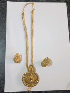 Gold-toned Necklace Set