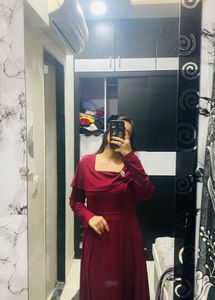 Elegant Burgundy Midi Dress
