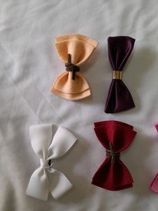 8 Pair Of Hair Clips For Girls