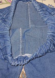 Girl&#39;s Denim Shorts w/ Cute Patch