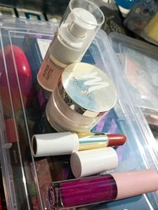 Makup Combo Products