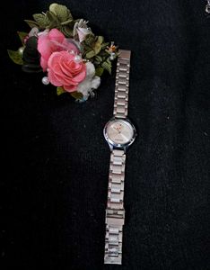 Stunners White Dial Metal Strap Watch