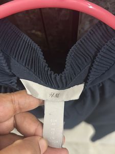 H&amp;M Sleeveless Blouse