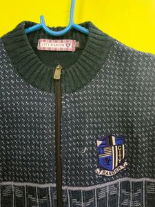 😍Men Half Jacket Size S Grab Now