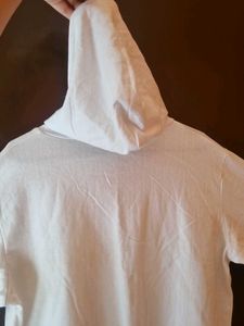 Comfy White hooded sweatshirt really soft quality