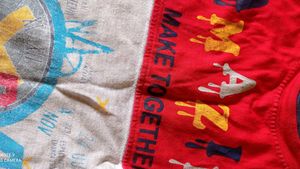 Sale🎊Boys Red &amp; White Outfit