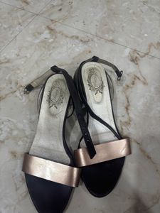 Golden N Brown Block Heels Size 3.5 Good Condition