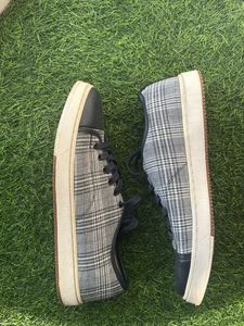 Blue-white  Sneakers By carlton london