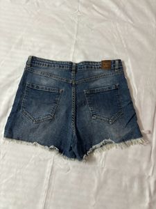 bow shorts